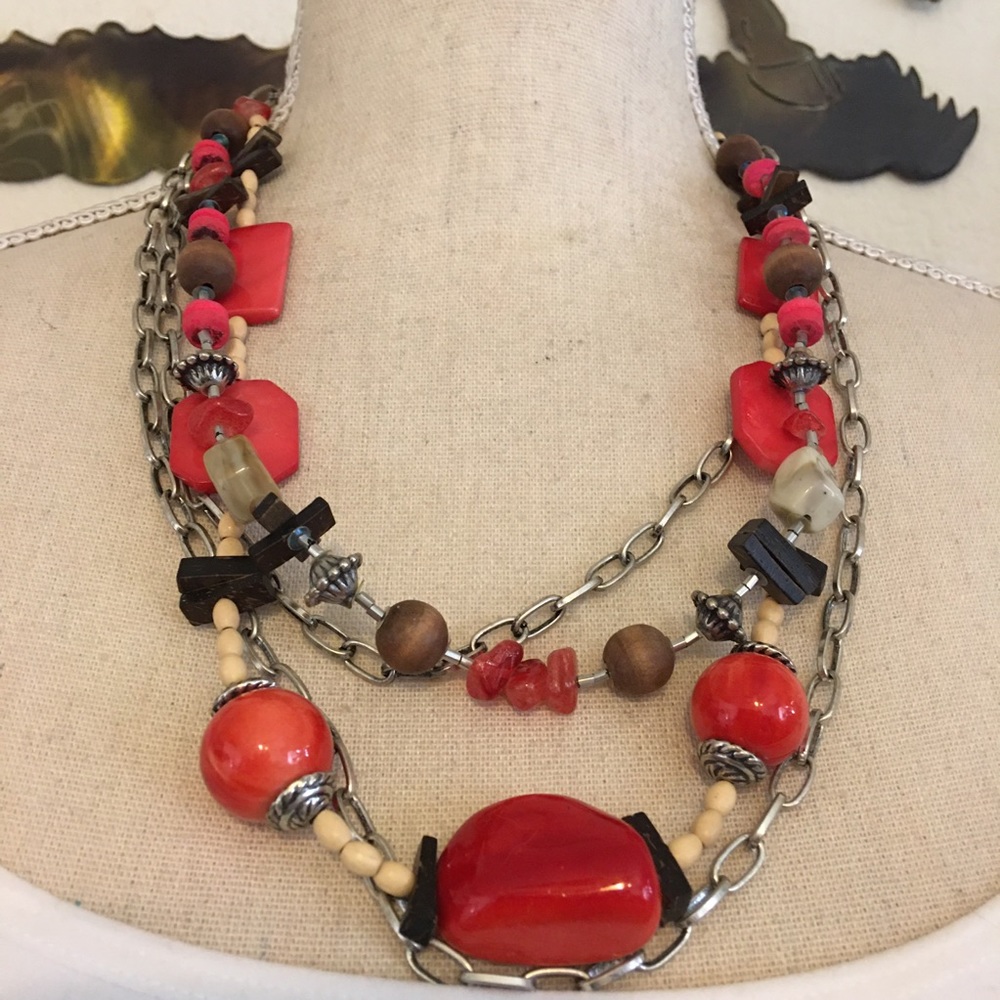 Vintage red tone resin and wood bead necklace